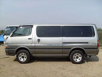 2004 Toyota Hiace Photos