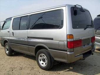 2004 Toyota Hiace Photos