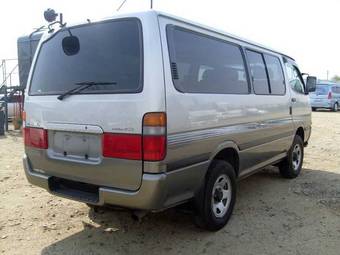 2004 Toyota Hiace Pictures