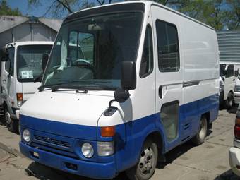 2004 Toyota Hiace Photos