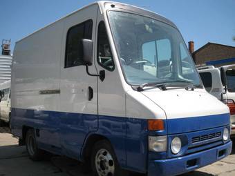 2004 Toyota Hiace Pictures