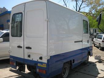 2004 Toyota Hiace Photos