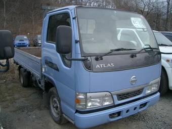 2004 Toyota Hiace Photos
