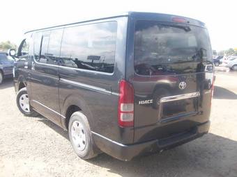 2004 Toyota Hiace Pics