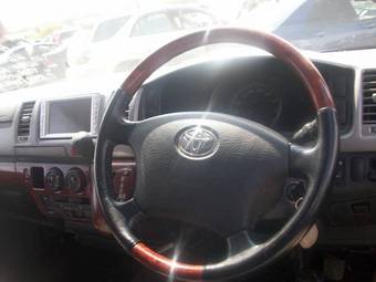 2004 Toyota Hiace Pictures