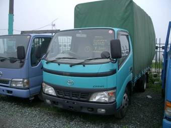 2004 Toyota Hiace Pictures