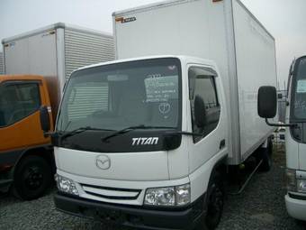 2004 Toyota Hiace Images