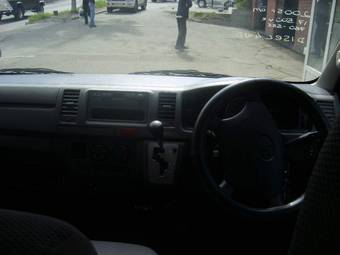 2004 Toyota Hiace Pictures