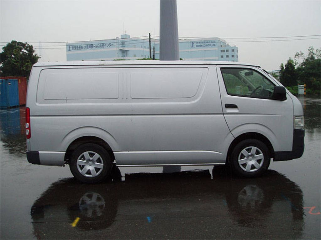 2005 Toyota Hiace