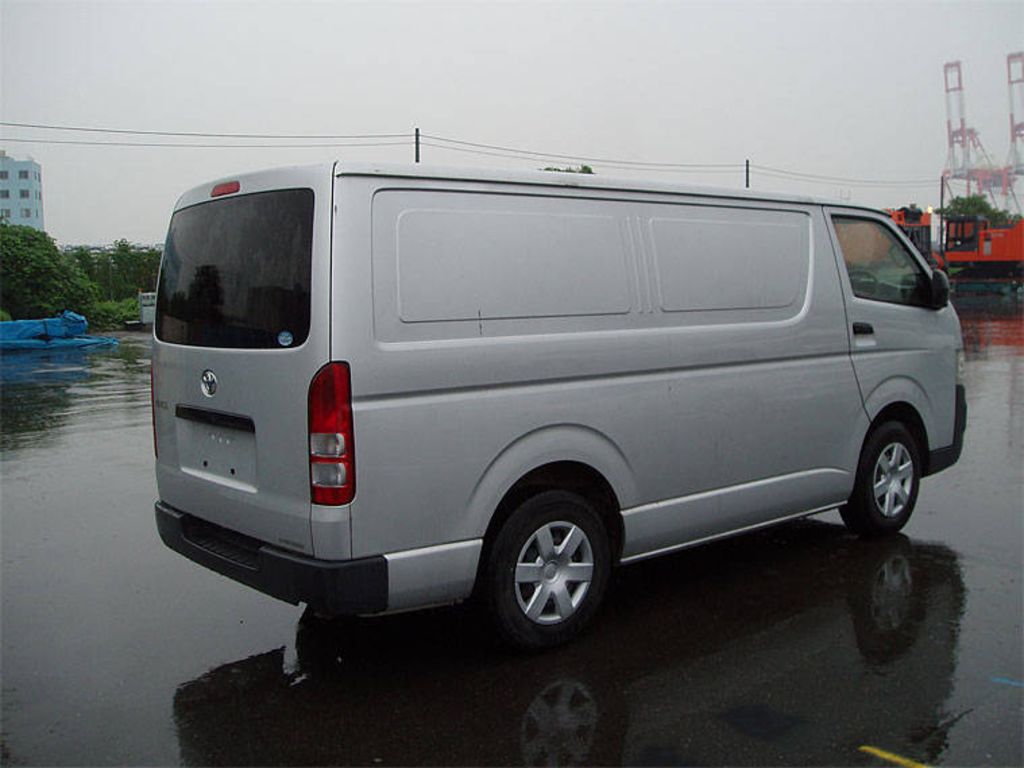 2005 Toyota Hiace