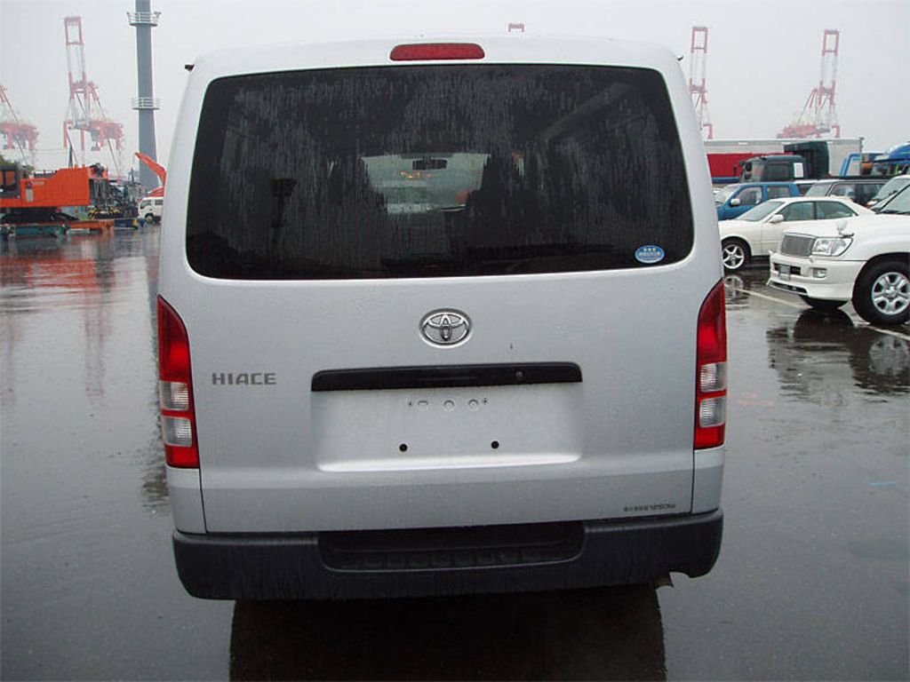 2005 Toyota Hiace