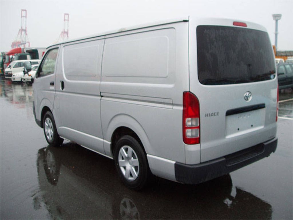 2005 Toyota Hiace