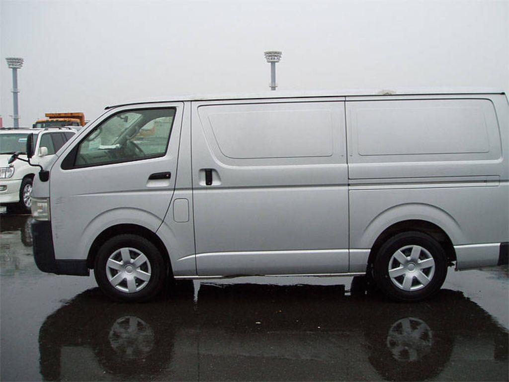 2005 Toyota Hiace