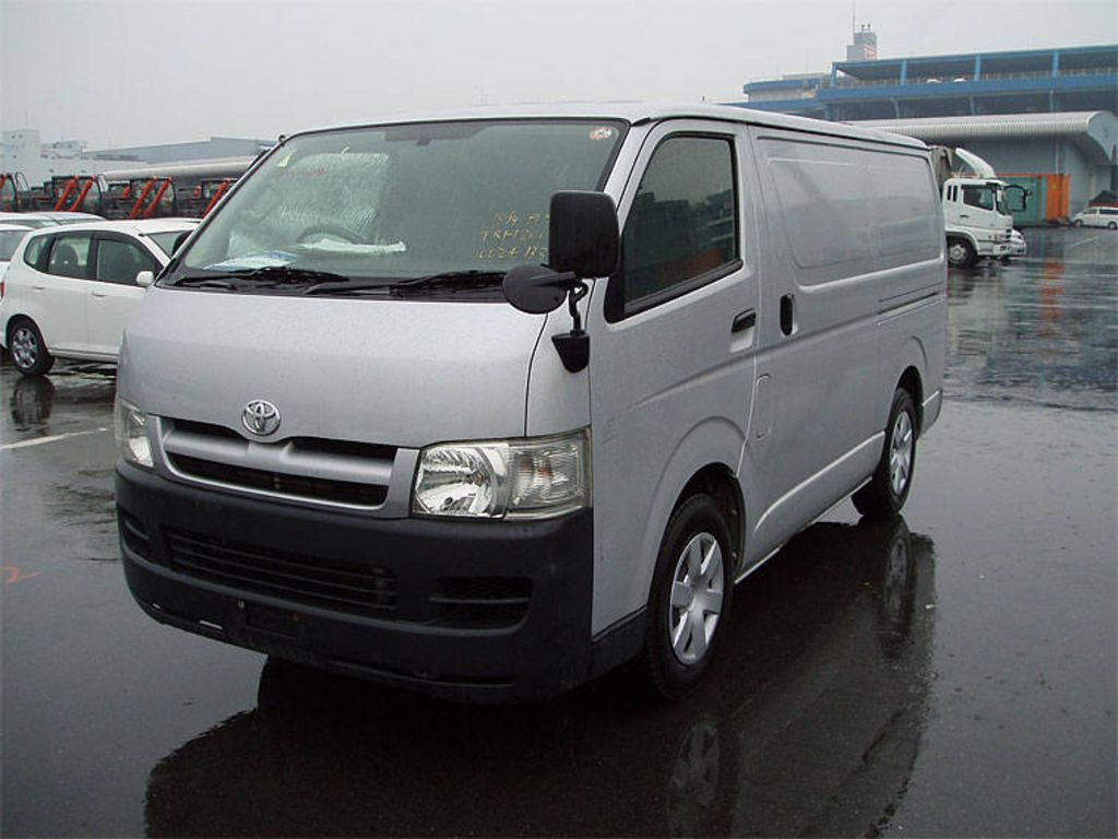 2005 Toyota Hiace