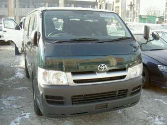 2005 Toyota Hiace Pictures