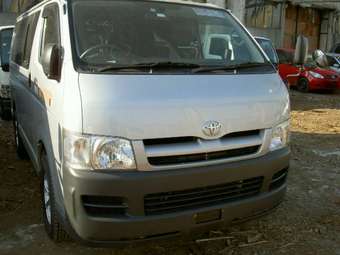 2005 Toyota Hiace Images