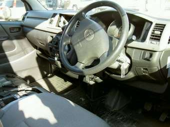 2005 Toyota Hiace Pics