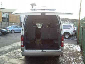 2005 Toyota Hiace Pics