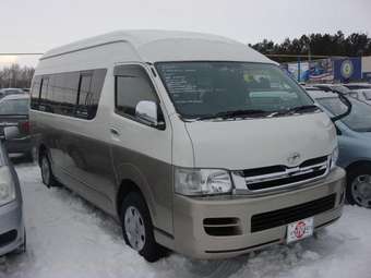 2005 Toyota Hiace Photos