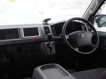 2005 Toyota Hiace Photos