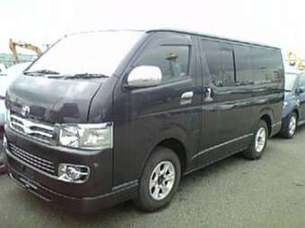 2005 Toyota Hiace Photos
