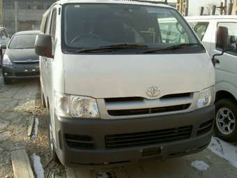 2005 Toyota Hiace Pics