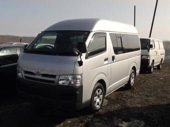 2005 Toyota Hiace Pictures