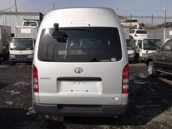 2005 Toyota Hiace Pictures