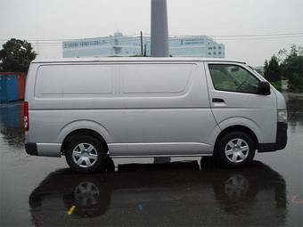 2005 Toyota Hiace Pictures