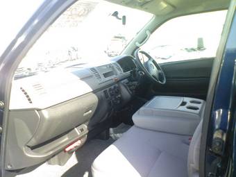 2005 Toyota Hiace Pics