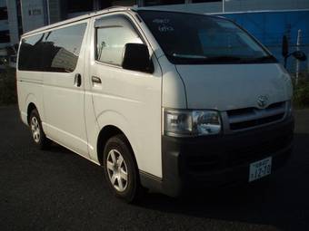 2005 Toyota Hiace Pics