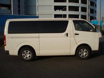 2005 Toyota Hiace Pictures
