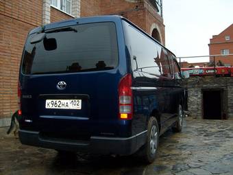 2005 Toyota Hiace Photos