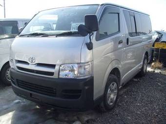 2005 Toyota Hiace Pictures