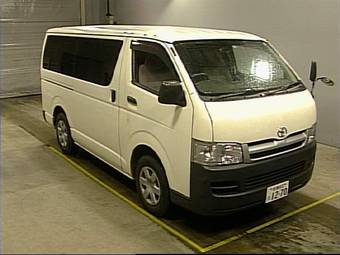 2005 Toyota Hiace Pictures