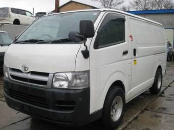 2005 Toyota Hiace Pictures