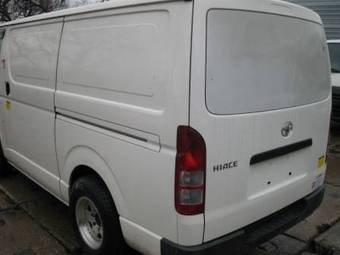 2005 Toyota Hiace Pictures