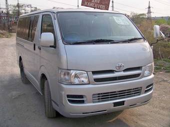 2005 Toyota Hiace Photos