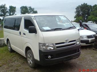 2005 Toyota Hiace Photos