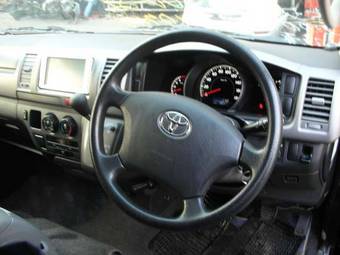 2005 Toyota Hiace Pictures