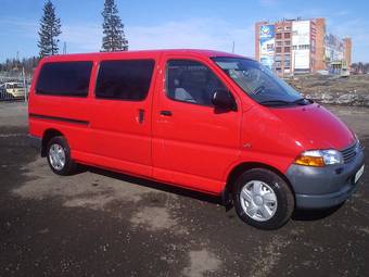 2005 Toyota Hiace Pictures