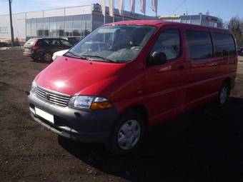 2005 Toyota Hiace Pictures