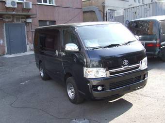 2005 Toyota Hiace Photos