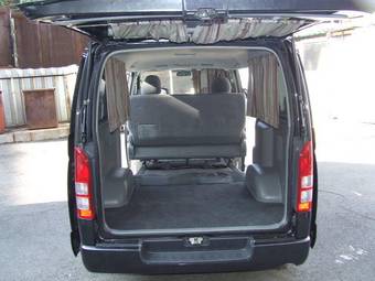 2005 Toyota Hiace Pictures