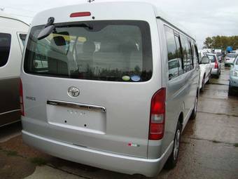 2005 Toyota Hiace Photos