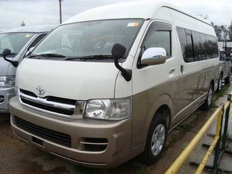 2005 Toyota Hiace Photos