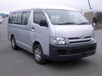 2005 Toyota Hiace Photos