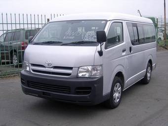 2005 Toyota Hiace Photos