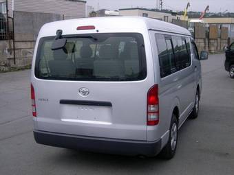 2005 Toyota Hiace Photos