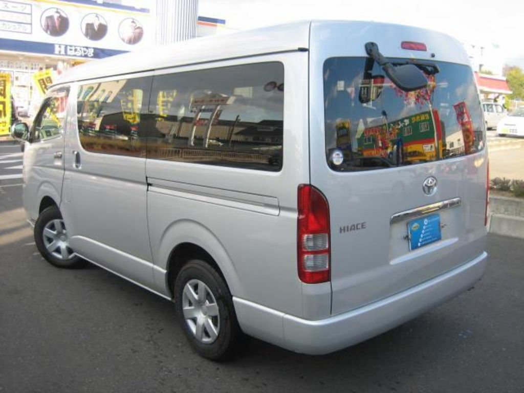 2006 Toyota Hiace